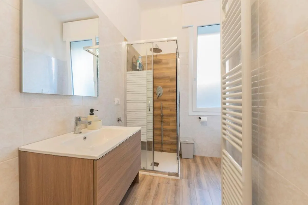 A Soli 10 Min Da Sant'Orsola - Interno 4 Con Design E Comfort Bologna 0*,  Italy